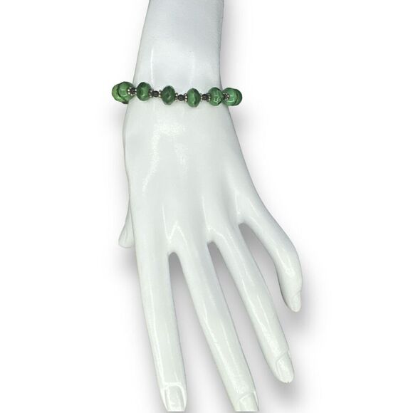 Green Faceted Cut Glass Beaded Bracelet Sterling Toggle Clasp - Picture 1 of 6
